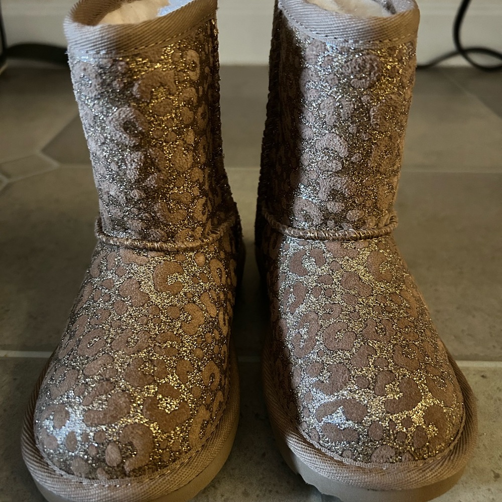 UGG Kids Boots in Glittery Gold and Tan